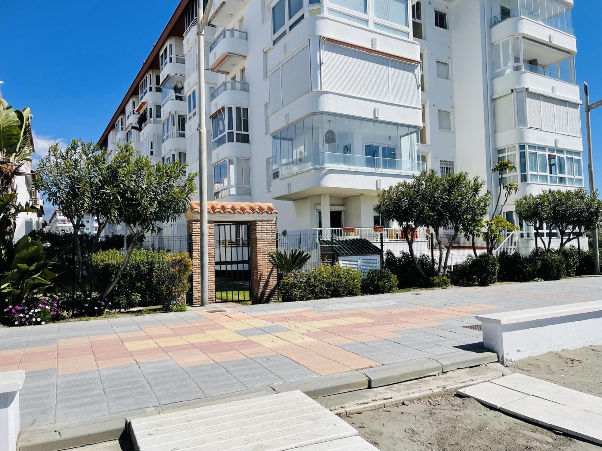 Apartamento Laguna Beach At Home Torrox Esterno foto